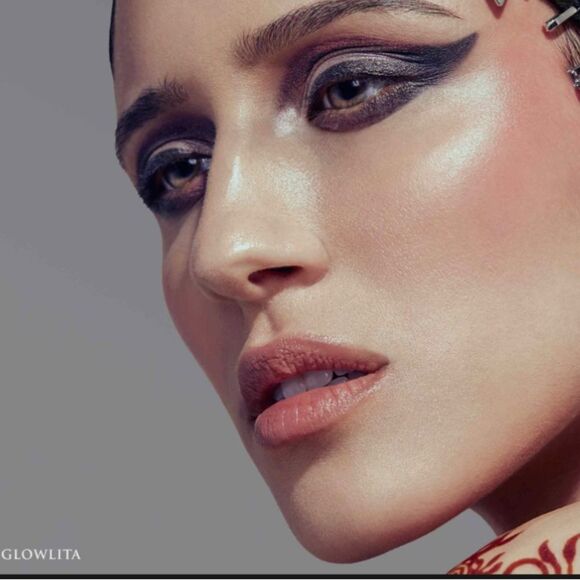 Kat Von D Modcon Liquid-Gel Blush - Picture 4 of 8